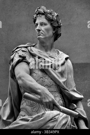 Gaius Jules César 100-44 av. J.-C. militaire romain homme d'État homme politique dictateur de la République romaine Italie (sculpteur Nicolas Coustou 1658-1733) Banque D'Images