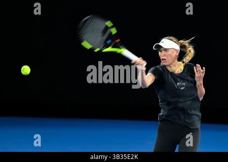 12 janvier 2018 : Caroline Wozniacki du Danemark s'entraîne sur la Rod laver Arena pour le tournoi de tennis Open d'Australie 2018 à Melbourne, en Australie. Sydney Low/Cal Sport Media(image de crédit : &copy ; Sydney Low/CSM via ZUMA Wire) Banque D'Images
