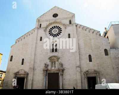 Bari, Italie- 14 juin 2019 : architecture des rues de Bari. Itinéraires touristiques dans la ville. Banque D'Images