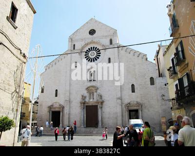 Bari, Italie- 14 juin 2019 : architecture des rues de Bari. Itinéraires touristiques dans la ville. Banque D'Images