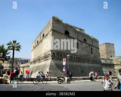 Bari, Italie- 14 juin 2019 : architecture des rues de Bari. Itinéraires touristiques dans la ville. Banque D'Images