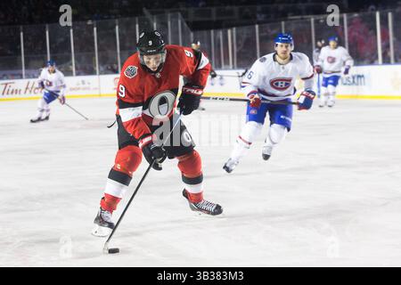 16 décembre 2017 : les sénateurs d’Ottawa Bobby Ryan (9) marquent lors d’une échappée en troisième période durant le match classique NHL100 2017 de la Banque Scotia entre les Canadiens de Montréal et les sénateurs d’Ottawa au stade TD place à Ottawa, Canada. Les sénateurs ont gagné le match par un score de 3-0. Daniel Lea/CSM (image de crédit : &copy ; Daniel Lea/CSM via ZUMA Wire) Banque D'Images
