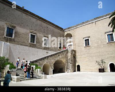 Bari, Italie- 14 juin 2019 : architecture des rues de Bari. Itinéraires touristiques dans la ville. Banque D'Images