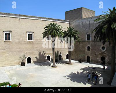 Bari, Italie- 14 juin 2019 : architecture des rues de Bari. Itinéraires touristiques dans la ville. Banque D'Images
