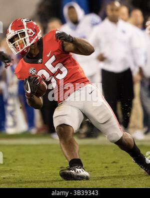 18 novembre 2017 - Athens, GA, USA - Athens, GA - 18 novembre 2017 : les Bulldogs de Géorgie classés numéro 7 accueillent les Wildcats du Kentucky au stade Sanford. Score final Géorgie 42, Kentucky 13. (Crédit image : © Steven Limentani/ISIPhotos via ZUMA Wire) Banque D'Images