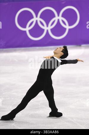 17 février 2018 - Pyeongchang, Corée du Sud - NATHAN CHEN, des États-Unis, participe à son programme long à l'épreuve de patinage artistique masculin samedi 17 février 2018 à la patinoire de Gangneung aux Jeux olympiques d'hiver de Pyeongchang. Photo de Mark Reis, ZUMA Press/The Gazette (crédit image : © Mark Reis via ZUMA Wire) Banque D'Images
