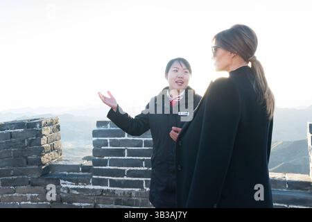 10 novembre 2017 - Huairou, Chine - U. S première Dame Melania Trump lors d'une visite de la section Mutianyu de la Grande Muraille le 10 novembre 2017 à Huairou, Chine. (Crédit image : © Andrea Hanks/Planet Pix via ZUMA Wire) Banque D'Images