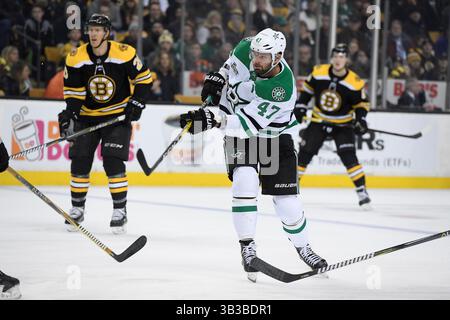 15 janvier 2018 : Alexander Radulov (47), aile droite des Stars de Dallas, tire pendant le match de la LNH entre les Stars de Dallas et les Bruins de Boston, au TD Garden, à Boston, Mass. Eric Canha/CSM(image de crédit : &copy ; Eric Canha/CSM via ZUMA Wire) Banque D'Images