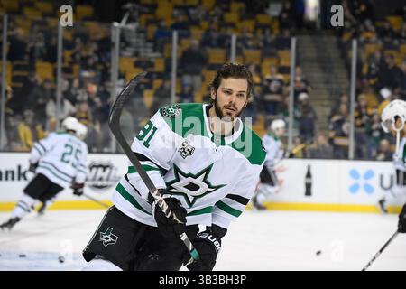 15 janvier 2018 : le centre des Stars de Dallas Tyler Seguin (91 ans) se réchauffe avant le match de la LNH entre les Stars de Dallas et les Bruins de Boston qui se tient au TD Garden, à Boston, Mass. Les Stars battent les Bruins 3-2 en prolongation. Eric Canha/CSM(image de crédit : &copy ; Eric Canha/CSM via ZUMA Wire) Banque D'Images
