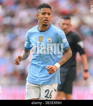 Londres, Royaume-Uni. 27 avril 2025. Nottingham Forest v Manchester City - demi-finale de la FA Cup - stade de Wembley. Savinho de Manchester City en action. Crédit photo : Mark pain / Alamy Live News Banque D'Images