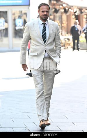 Londres, Royaume-Uni. 29 avril 2025. Jamie Theakston vu quitter Global Studios, Heart Radio Breakfast Show à Londres Royaume-Uni 29 avril 2025 crédit : Robin Pope/Alamy Live News Banque D'Images