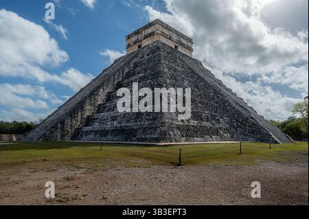 Temple de Kukulcán (El Castillo) à Chichen Itza, Mexique Banque D'Images