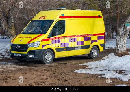 Karagandy, Kazakhstan, 21 mars 2025 : ambulance médicale Banque D'Images