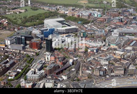 Vue aérienne du parc St James de Newcastle United depuis la cathédrale St Marys Banque D'Images