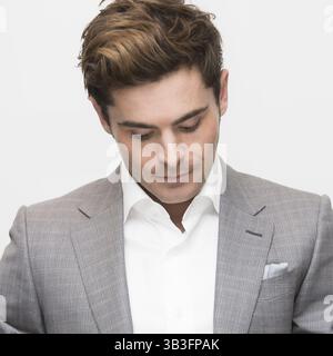 28 novembre 2017 - Hollywood, Californie, États-Unis - L'acteur ZAC EFRON fait la promotion du film 'The Greatest Showman' à Hollywood. (Crédit image : © Armando Gallo/ZUMA Studio) Banque D'Images