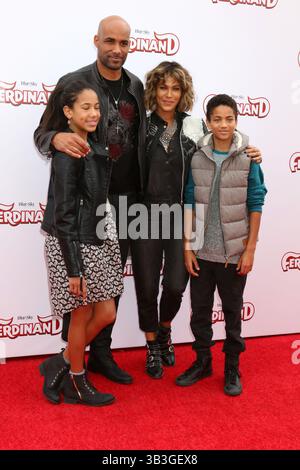 10 décembre 2017 - Los Angeles, CA, USA - LOS ANGELES - 10 décembre : Sophie Kodjoe, Boris Kodjoe, Nicole Ari Parker, Nicolas Kodjoe à la projection ''Ferdinand'' au Zanuck Theater, 20th Century Fox Studio le 10 décembre 2017 à Los Angeles, CA (crédit image : © Kathy Hutchins via ZUMA Wire) Banque D'Images