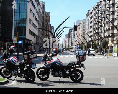 28 avril 2025, Gijon, Asturies, Espagne : L'Espagne a subi une panne de courant. Des incidents ont été signalés dans des villes de toute l'Espagne et aussi au Portugal. Red ElÃ©ctrica précise que plus d’un cinquième de la demande péninsulaire, avec 5 508 MW, provient de la production autonome et de l’interconnexion avec la France. (Crédit image : © Mercedes Menendez/Pacific Press via ZUMA Press Wire) USAGE ÉDITORIAL SEULEMENT ! Non destiné à UN USAGE commercial ! Banque D'Images