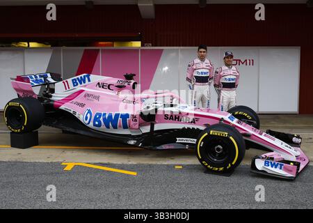 26 février 2018 - Barcelone, Catalogne, Espagne - 26 février 2018 - circuit de Barcelona-Catalunya, Montmelo, Espagne - pré-saison de formule 1 2018 ; Esteban OCON de France de Sahara Force India F1 Team, Force Ind VJM11 et Sergio PEREZ du Mexique de Sahara Force India F1 Team, Force Ind VJM11. (Crédit image : © Eric Alonso via ZUMA Wire) Banque D'Images