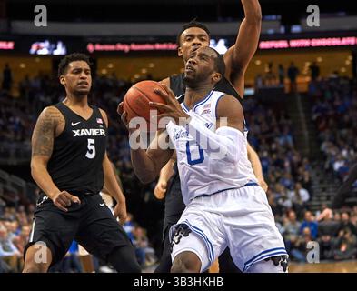 20 janvier 2018 - Newark, New Jersey, États-Unis - Khadeen Carrington (0), garde des Pirates de Seton Hall, se dirige vers le panier dans la première mi-temps entre les Mousquetaires de Xavier et les Pirates de Seton Hall au Prudential Center à Newark, New Jersey. #11Xavier bat #19Seton Hall 73-64. Duncan Williams/CSM(image de crédit : &copy ; Duncan Williams/CSM via ZUMA Wire) Banque D'Images