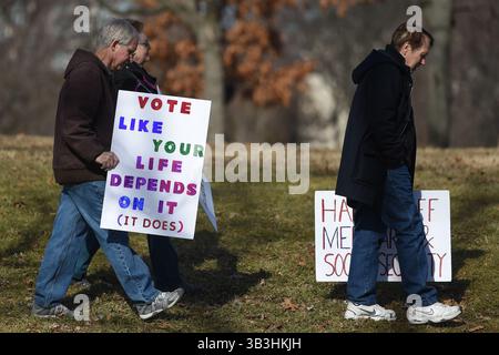 20 JANVIER 2018 : les gens se rassemblent pendant la Marche des femmes autour du Lincoln Memorial à Washington, DC, le 20 janvier 2018 à Washington(Credit image : &copy ; John Middlebrook/CSM via ZUMA Wire) Banque D'Images