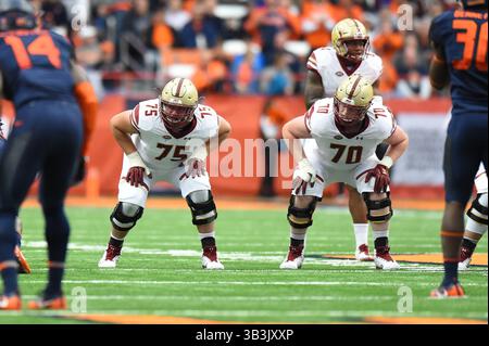 25 novembre 2017 : Chris Lindstrom (75 ans) et John Phillips (70 ans) en action lors de la première moitié d'un match de football NCAA contre les Orange de Syracuse le samedi 25 novembre 2017 au Carrier Dome de Syracuse, New York. Rich Barnes/CSM(image de crédit : &copy ; Rich Barnes/CSM via ZUMA Wire) Banque D'Images