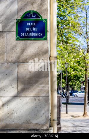 Panneau de rue parisien, place de l'île de la réunion (Ile de la réunion) dans Paris 11ème arrondissement Banque D'Images