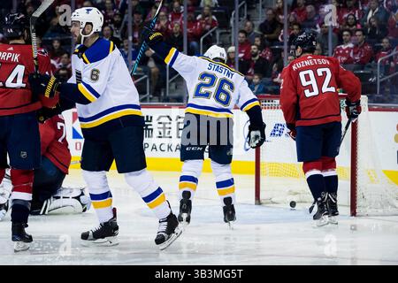 07 janvier 2018 : le nouveau Louis Blues Center Paul Stastny (26) célèbre un but de Louis Blues lors du match entre les nouveaux Louis Blues et les Washington Capitals au Capital One Arena à Washington, District of Columbia. Scott Taetsch/CSM(image de crédit : &copy ; Scott Taetsch/CSM via ZUMA Wire) Banque D'Images
