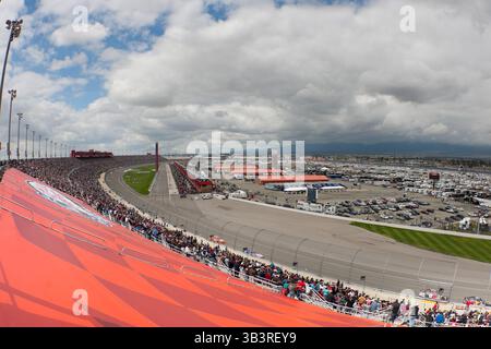 27 mars 2011 - Fontana, Californie, États-Unis - vue de l'Auto Club Speedway pendant la NASCAR Sprint Cup Series Auto Club 400. (Crédit image : © Brandon Parry via ZUMA Wire) Banque D'Images