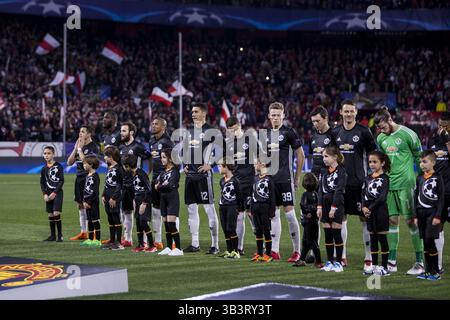21 février 2018 - Séville, Espagne - équipe de Manchester avant le match de la 16e manche de l'UEFA Champions League entre Sevilla FC et Manchester United à l'Estadio Ramon Sanchez Pizjuan (crédit image : © Daniel Gonzalez Acuna via ZUMA Wire) Banque D'Images