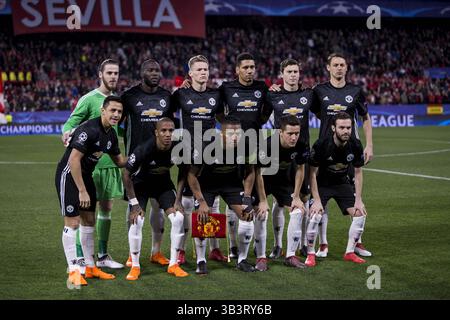 21 février 2018 - Séville, Espagne - équipe de Manchester avant le match de la 16e manche de l'UEFA Champions League entre Sevilla FC et Manchester United à l'Estadio Ramon Sanchez Pizjuan (crédit image : © Daniel Gonzalez Acuna via ZUMA Wire) Banque D'Images