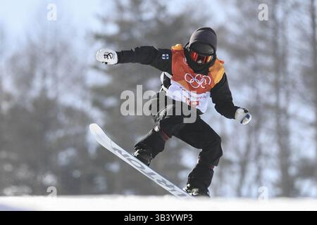 13 février 2018 - Pyeongchang, GANGWON, CORÉE DU SUD - 13 février 2018 - Pyeongchang, Corée du Sud-Janne KORPI, Finlande, sur la piste lors d'une course de qualification olympique en demi-lune masculine de snowboard au Phoenix Park à Pyeongchang, Corée du Sud. (Crédit image : © GMC via ZUMA Wire) Banque D'Images