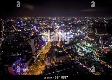 28 juillet 2015 - Ho Chi Minh-ville, Vietnam - vue aérienne du paysage nocturne de Ho Chi Minh-ville au Vietnam. (Crédit image : © Eric Sales/Planet Pix via ZUMA Wire) Banque D'Images