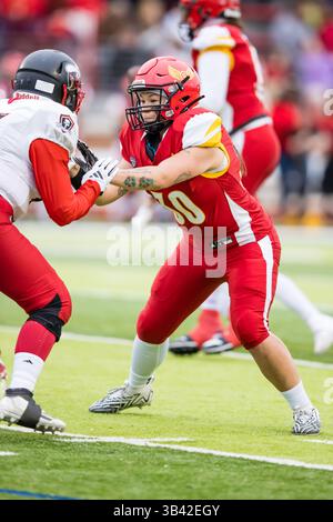 Kansas City, Missouri, États-Unis. 19 avril 2025. Attaque/défense de Kansas City Aspen Baca (30) bloque lors d'un match de football de la saison régulière WNFC entre les Glory de Kansas City et les bandits de Denver le 19 avril 2025, à la Pembroke Hill School à Kansas City, Missouri. Mat Gdowski/Denver bandits/CSM/Alamy Live News Banque D'Images