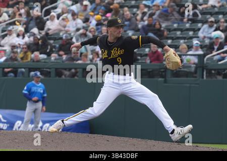 AVRIL 27 2025 : Connor Brogdon, lanceur de Salt Lake Bees (9 ans), lance un terrain pendant le match avec Oklahoma City Comets et Salt Lake Bees qui se tient à Smiths Field à Salt Lake Utah. David Seelig/Cal Sport Medi Banque D'Images