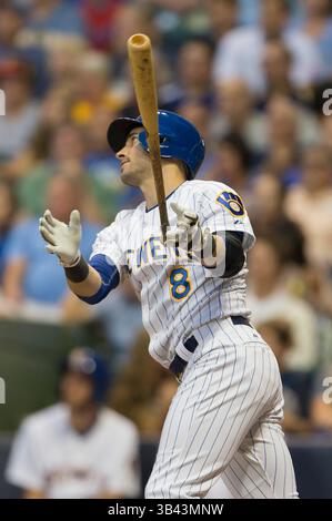 31 juillet 2015 : Ryan Braun #8, le joueur de droite des Milwaukee Brewers, s'envole pendant le match de baseball de la Ligue majeure entre les Milwaukee Brewers et les Chicago Cubs au Miller Park à Milwaukee, WISCONSIN. John Fisher/CSM(image crédit : © John Fisher/Cal Sport Media/ZUMAPRESS.com) Banque D'Images