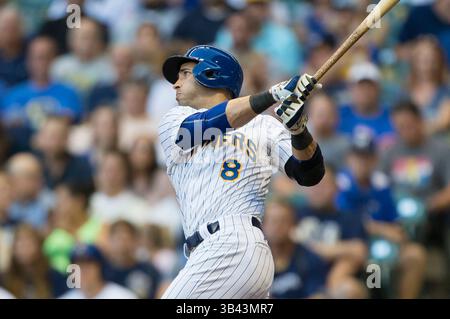 31 juillet 2015 : Ryan Braun, le joueur de droite des Milwaukee Brewers, #8, se rend au centre droit du match de baseball de la Ligue majeure entre les Milwaukee Brewers et les Chicago Cubs au Miller Park à Milwaukee, WISCONSIN. John Fisher/CSM(image crédit : © John Fisher/Cal Sport Media/ZUMAPRESS.com) Banque D'Images