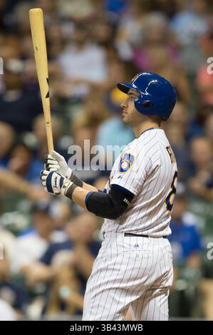 31 juillet 2015 : le joueur de droite Ryan Braun, #8 des Milwaukee Brewers, se place sur le plateau lors du match de baseball de la Ligue majeure entre les Milwaukee Brewers et les Chicago Cubs au Miller Park à Milwaukee, WISCONSIN. John Fisher/CSM(image crédit : © John Fisher/Cal Sport Media/ZUMAPRESS.com) Banque D'Images