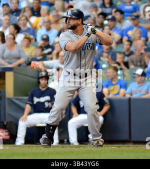 4 août 2015 - Milwaukee, Wisconsin, États-Unis - ALONSO, premier joueur de base des Padres de San Diego, est vu pendant le match alors que les Padres de San Diego affrontent les Brewers de Milwaukee au Miller Park à Milwaukee, Wisconsin. (Crédit image : © Ricky Bassman via ZUMA Wire) Banque D'Images