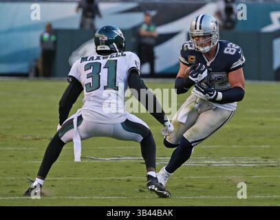 20 septembre 2015 - Philadelphie, PA, USA - le cornerback des Eagles de Philadelphie Byron Maxwell (31) fait escale sur le Dallas Cowboys Tight End Jason Witten (82) le dimanche 20 septembre 2015, au Lincoln Financial Field à Philadelphie. (Crédit image : © Paul Moseley/TNS via ZUMA Wire) Banque D'Images