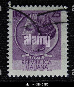 ISTANBUL, TURQUIE - 02 JANVIER 2021 : le timbre italien montre Italia Banque D'Images
