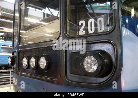 Saint-Pétersbourg, Russie. 29 avril 2025. La tête d'un wagon de métro à Pétersbourg, Russie. (Photo de Maksim Konstantinov/SOPA images/SIPA USA) crédit : SIPA USA/Alamy Live News Banque D'Images