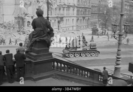 ***MAI 1945 FILE PHOTO***libération de Prague par l'Armée rouge, Protectorat de Bohême et Moravie, Tchécoslovaquie, 9 mai 1945. (CTK photo/) Banque D'Images