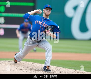 18 mai 2014 - Washington, District of Columbia, États-Unis - le lanceur des mets de New York Zack Wheeler (45 ans) travaille en deuxième manche contre les Nationals de Washington au Nationals Park à Washington, DC le dimanche 18 mai 2014. (Crédit image : ©Ron Sachs/CNP via ZUMA Wire) Banque D'Images