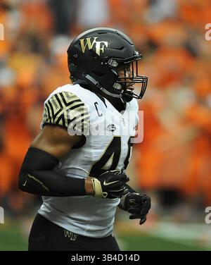 12 septembre 2015 : Brandon Chubb (48), linebacker de Wake Forest, lors de la deuxième moitié de jeu, alors que Syracuse bat Wake Forest 30-17 au Carrier Dome de Syracuse, NYC. Photo par Alan Schwartz/CalSportMedia(crédit image : © Alan Schwartz/CSM via ZUMA Wire) Banque D'Images