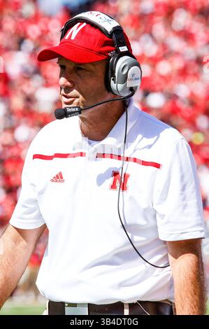 26 septembre 2015 - Lincoln, ne. États-Unis - L'entraîneur-chef des Cornhuskers du Nebraska Mike Riley en action lors d'un match de football de la Division 1 de la NCAA entre les Golden Eagles du Mississippi du Sud et les Cornhuskers du Nebraska au Memorial Stadium de Lincoln, ne...Nebraska a gagné 36-28.présence : 89,899.Michael Spomer/Cal Sport Media.(image crédit : © Michael Spomer/CSM via ZUMA Wire) Banque D'Images