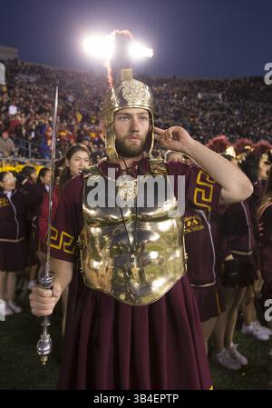 17 octobre 2015 : groupe de l'USC lors d'un match de football de la NCAA entre les Trojans de l'USC et les combattants irlandais notre Dame au stade notre Dame de South Bend, Indiana. Notre Dame bat l'USC 41-31. John Mersits/CSM.(image crédit : © John Mersits/Cal Sport Media) Banque D'Images