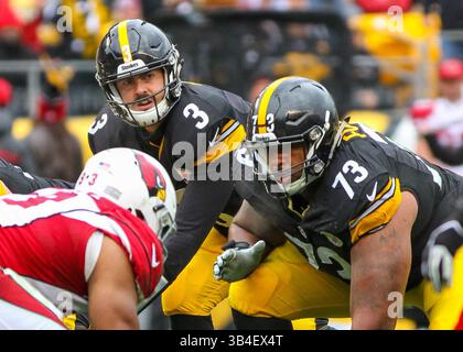 18 octobre 2015 - Pittsburgh, Pennsylvanie, États-Unis - le quarterback LANDRY JONES (3) des Pittsburgh Steelers est au centre après avoir remplacé Mike Vick, le quarterback des Pittsburgh Steelers (crédit image : © Brian Kunst via ZUMA Wire) Banque D'Images