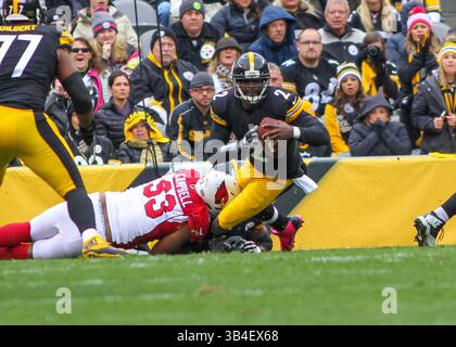 18 octobre 2015 - Pittsburgh, Pennsylvanie, États-Unis - le quarterback MIKE VICK (2) des Pittsburgh Steelers est limogé pendant le match. (Crédit image : © Brian Kunst via ZUMA Wire) Banque D'Images