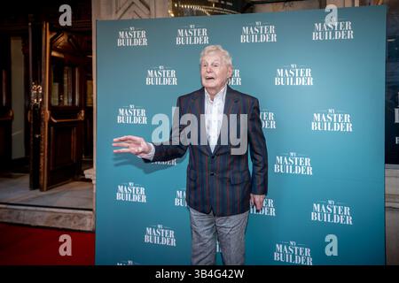 Londres, Royaume-Uni. 29 avril 2025. Photo : Derek Jacobi assiste à la première mondiale de 'My Master Builder', la nouvelle pièce de Lila Raicek au théâtre Wyndham. Guy Corbishley/Alamy Live News Banque D'Images