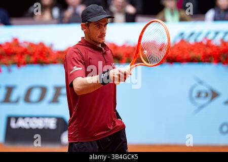 Madrid, Madrid, Espagne. 30 avril 2025. Matteo Arnaldi, d'Italie, célèbre sa victoire après son match de la ronde masculine des 16 ans contre Frances Tiafoe, des États-Unis, lors de leur match au Mutua Madrid Open 2025 célébré à la Caja Magica le 30 avril 2025 à Madrid, Espagne. (Crédit image : © Alberto Gardin/ZUMA Press Wire) USAGE ÉDITORIAL SEULEMENT ! Non destiné à UN USAGE commercial ! Banque D'Images